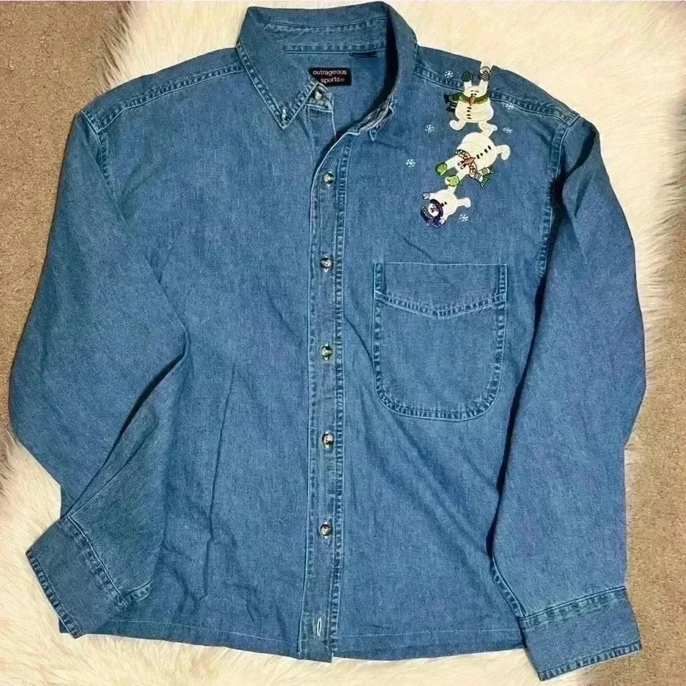 Vintage Outrageous Sports Denim Holiday Christmas Snowman Button Down Shirt M